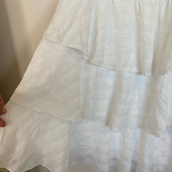 Women’s White Tiered Puff Sleeve midi Dress size medium - Picture 2 of 8